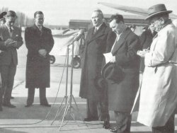 Abschied von H.C.Hansen am 30. März 1955 auf dem Flughafen in Köln/Bonn