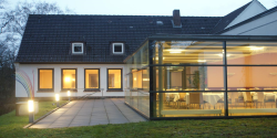 Anbau, Kunst am Bau – die Akademie Sankelmark präsentiert sich heute erweitert und modernisiert