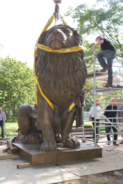 Lange dauerte, bis der Löwe endlich in Flensburg ankam