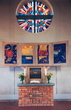 Ein Beispiel für zeitgenössische sakrale Kunst: der Flügelaltar von Emil Wachter, 1996/97 für St. Peter in Rantum auf Sylt