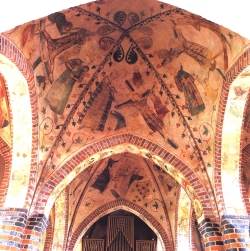 Die Kirche von Büchen im Lauenburgischen gehört zu den wenigen im Lande, deren prachtvolle Ausmalung die Zeitläufe überstanden hat