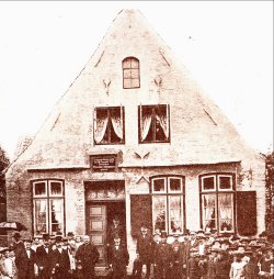 1903 wurde in Garding eine Tafel enthüllt: "In diesem Hause wurde am 18. November 1817 Professor Theodor Mommsen geboren"