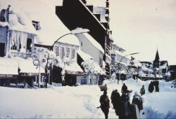 Die nachbarschaftshilfe wurde neu entdeckt, Schneeschieber und Schaufel wurden zu ständigen Begleitern