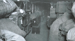 Blick in den Gepäckraum des Seemannsheims in Geestemünde um 1900