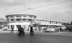Der runde Bau mit Café prägte den ZOB von 1955 bis zu seinem dritten Umbau 1998