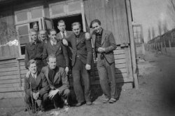 Franzosen und Belgier im Gemeinschaftslager der Ahlmann Carlshütte