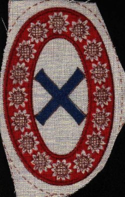 Die Ostarbeiter erhielten ab Mai 1944 neue Abzeichen, die auf die Kleidung genäht werden mußten. Ein Sonnenblumenkranz auf rotem Grund und in der Mitte das blaue Andreaskreuz galt für die russischen Arbeitskräfte, um die Nationalitäten stärker zu betonen und zu trennen. Bis dahin gab es einen Aufnäher mit der Aufschrift "Ost"